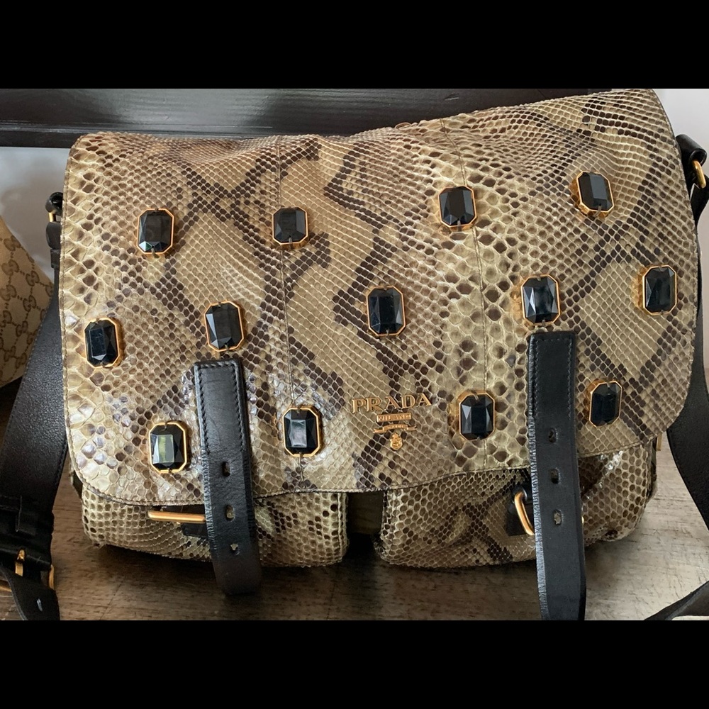 PRADA bag like new. - Picture 3 of 3